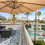 Large Studio Rooftop & Poolside - Walk To Old Town