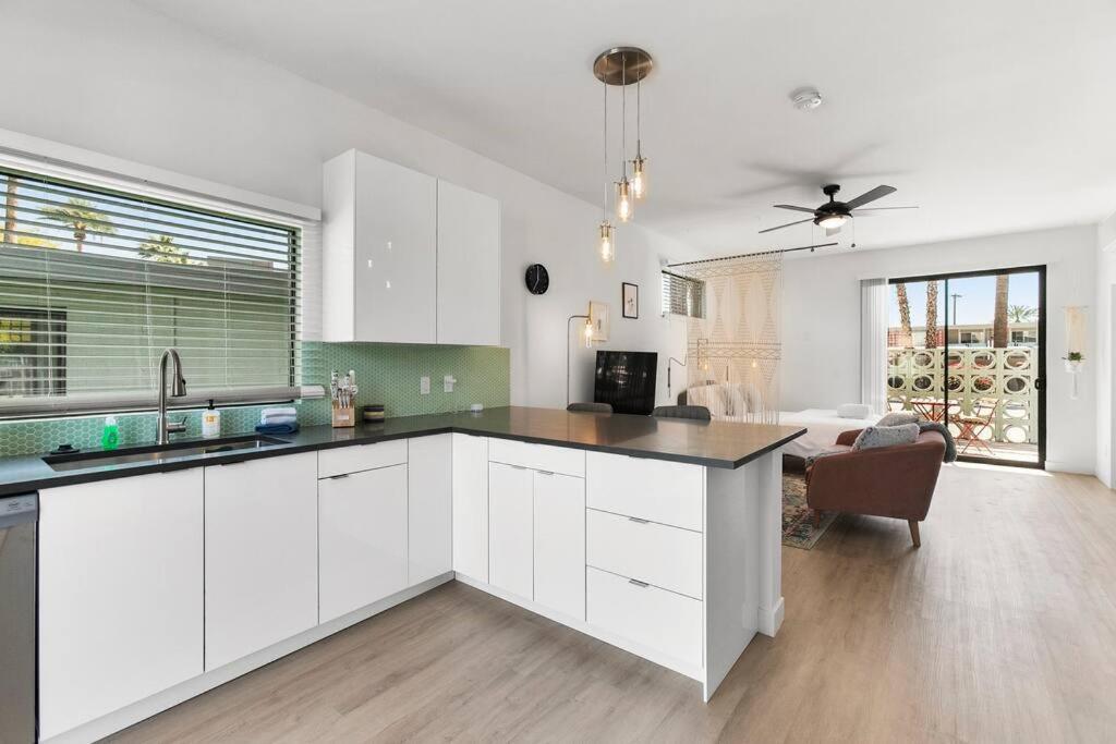 Apartamento Large Rooftop & Poolside - Walk To Old Town